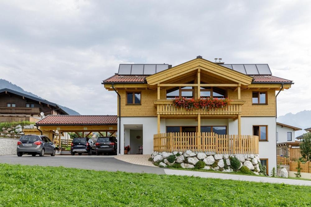 Penthousewohnung Mit Garten Sauna Pool Maishofen Bagian luar foto