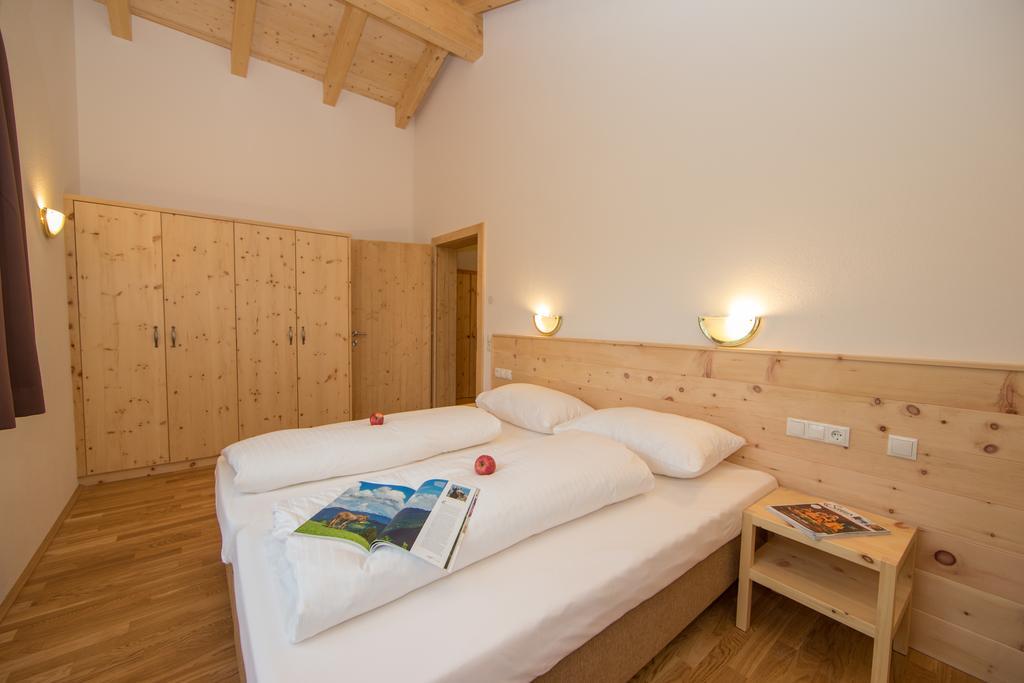 Penthousewohnung Mit Garten Sauna Pool Maishofen Ruang foto